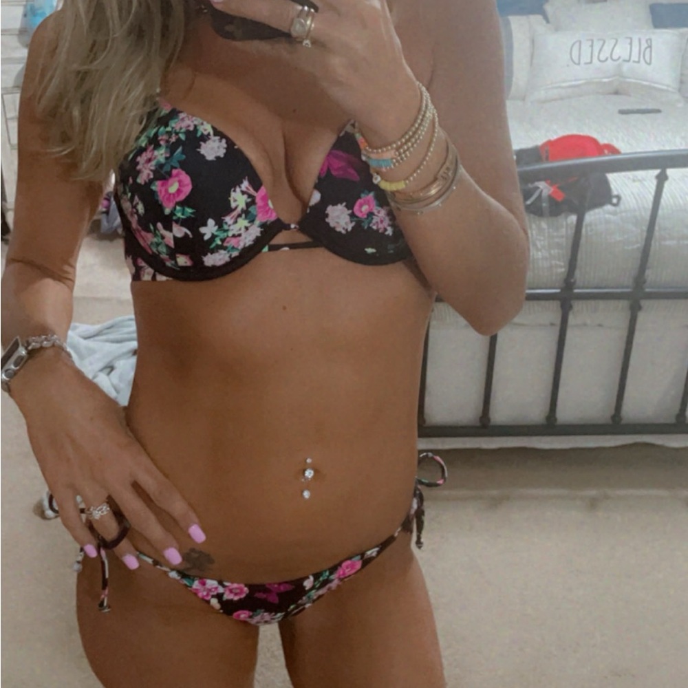 Victorias Secret bombshell add 2 cup sizes bikini